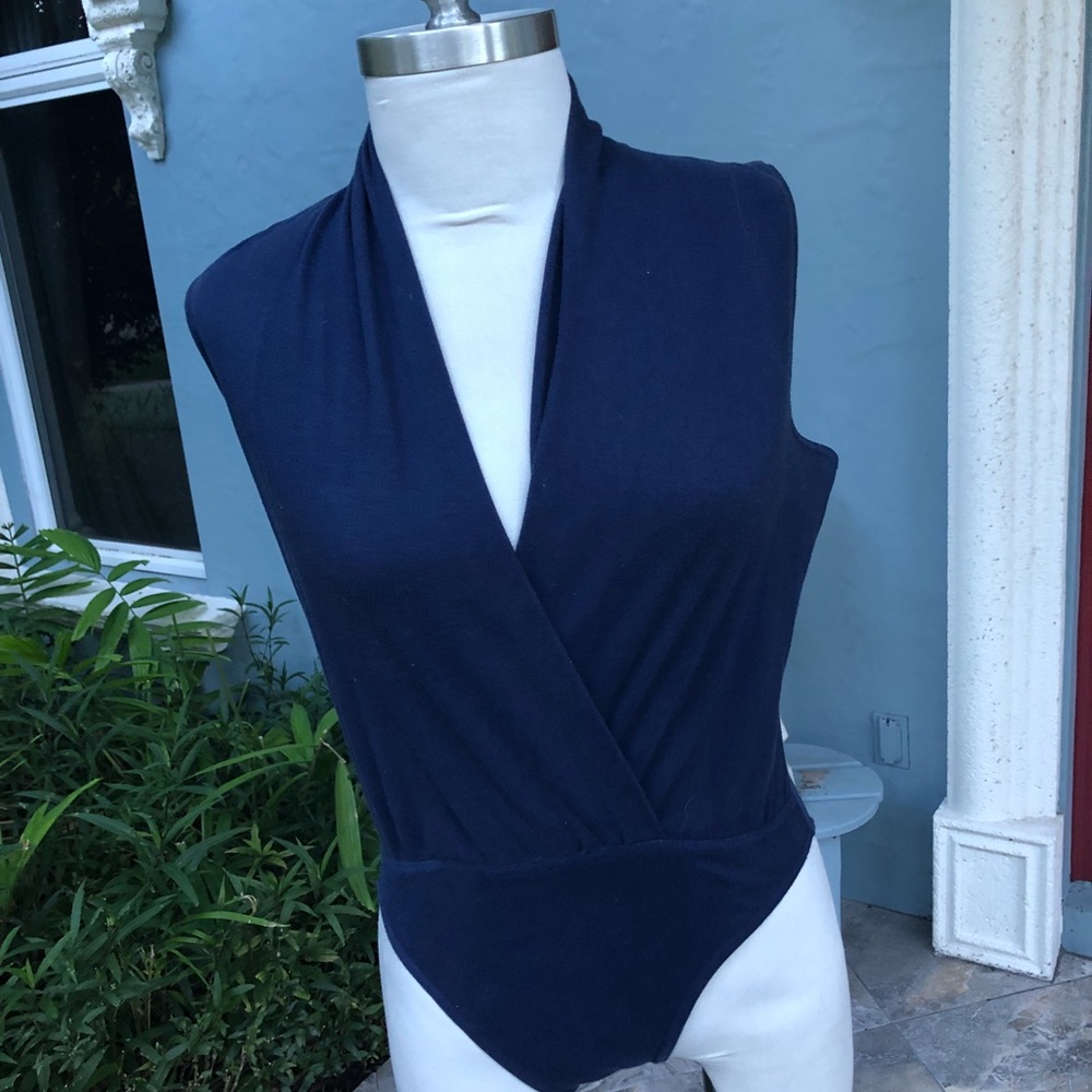 Spoiled Girls Navy V-Neck Cotton & Spandex Top SzM